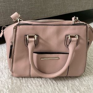 Chic Pink Steve Madden Bag with Multiple Pockets